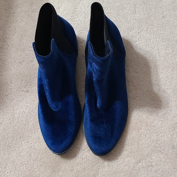 Blue suede booties - Picture 4 of 4